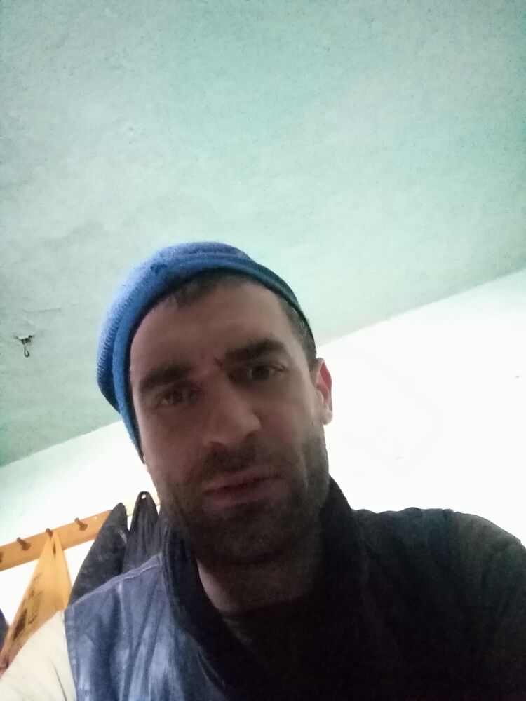  32857935  , 37 ,    