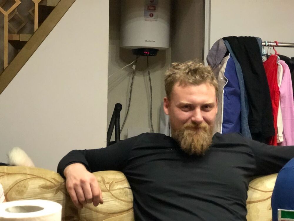  ,   Anton, 40 ,   