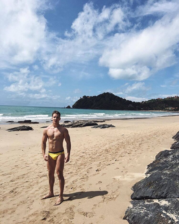  ,   Denis, 30 ,   