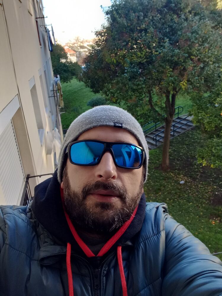  25333745  Niko, 43 ,    