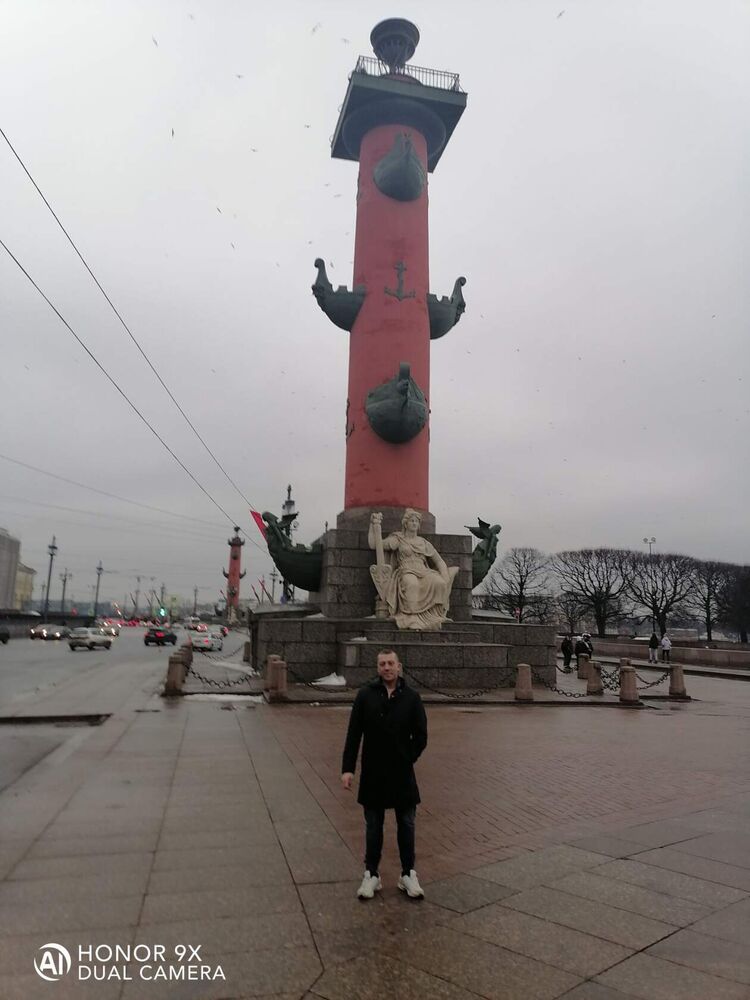  27047495  Mikhail, 35 ,    