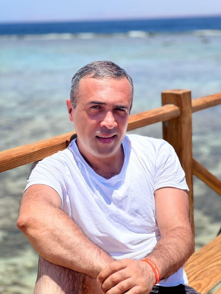  42248825  Habib, 40 ,    