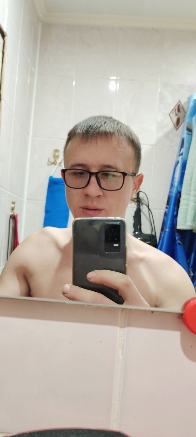  33589235  Sergei, 35 ,    