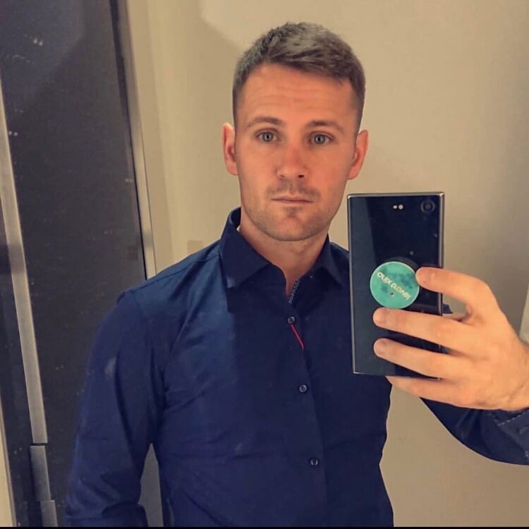  46955975  James, 45 ,    Milan