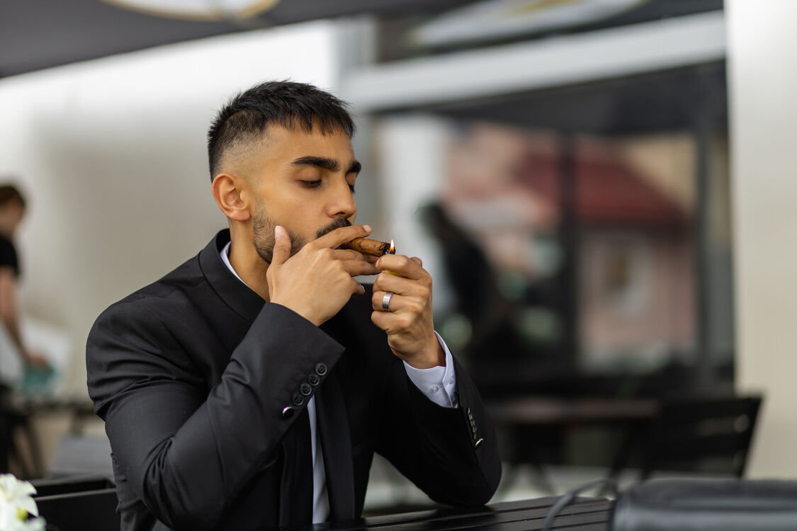  ,   Ali, 25 ,   ,   