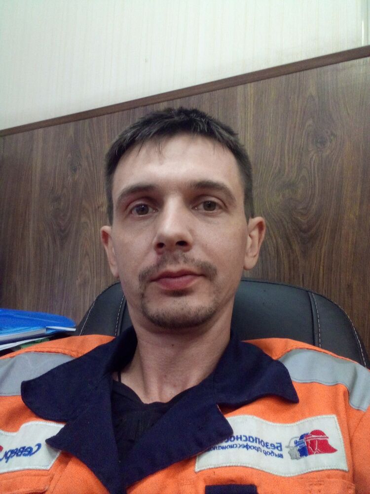  28359015  , 33 ,    