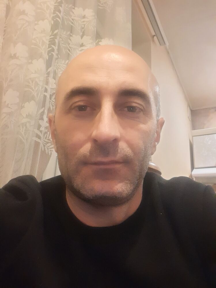  ,   Armen, 41 ,   ,   