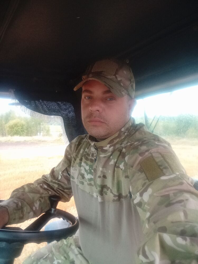  ,   Alexander, 32 ,   ,   , c 