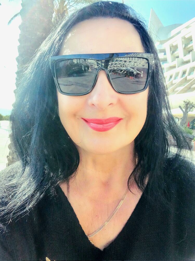  ,   Lidia, 61 ,   c 