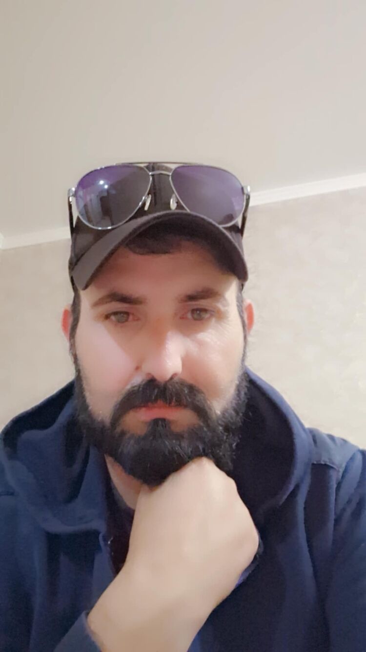  47261735  Eyup, 42 ,    