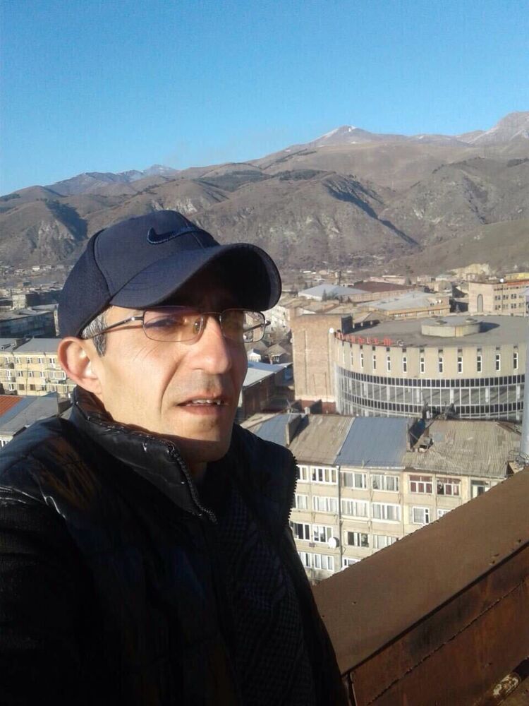  53688035  Aren, 41 ,    