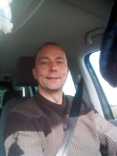  46355015  David, 61 ,    
