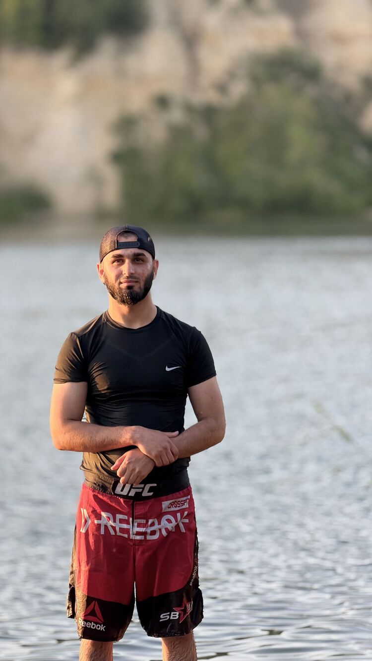  53029615  Malik, 28 ,    -
