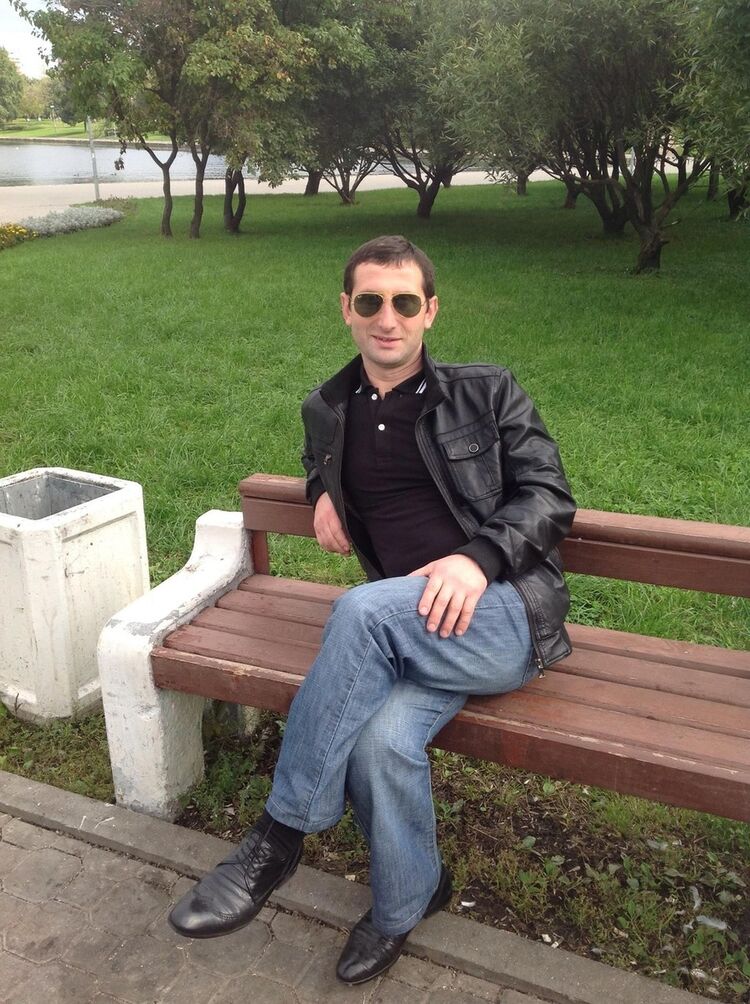  ,   Devid, 46 ,   