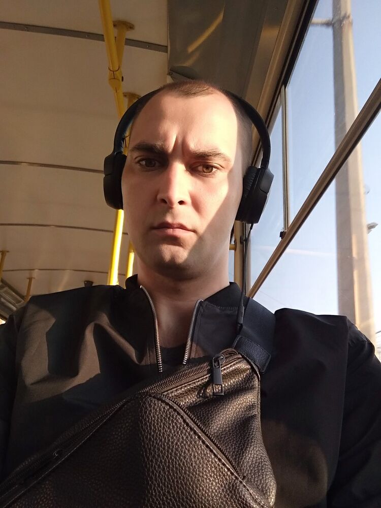  18102845  , 34 ,    