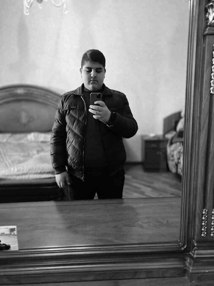  20453575  Vardan, 24 ,    