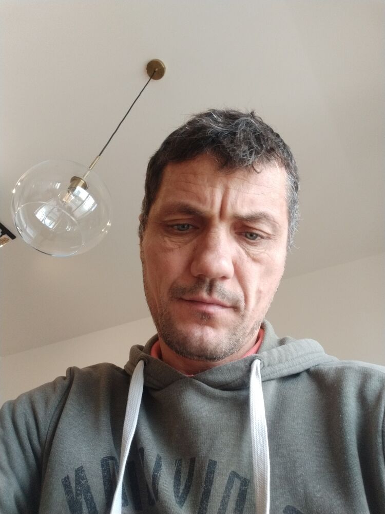  46824045  Alexandru, 44 ,    Piedmont