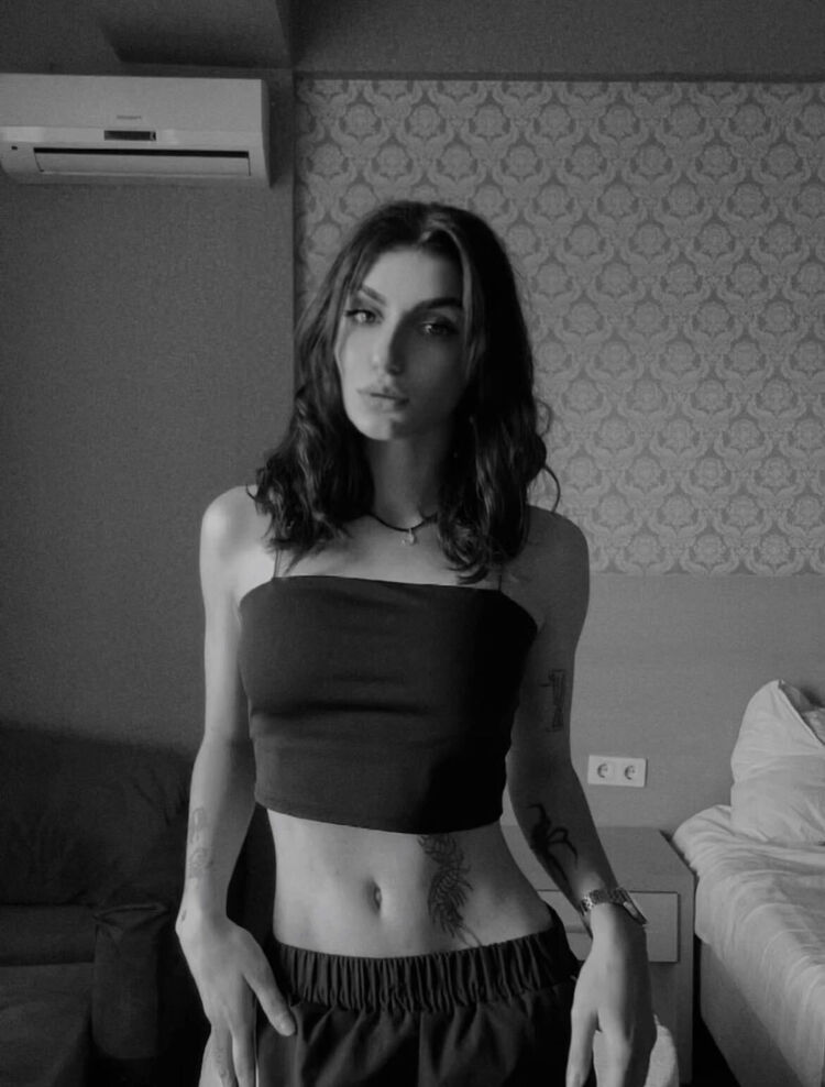  54226935  Alina, 23 ,    