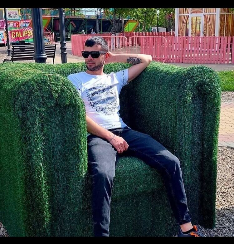  ,   Alex, 29 ,   ,   , c , 