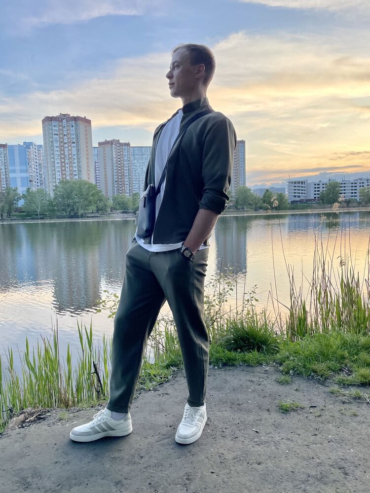  45375925  Vlad, 28 ,    