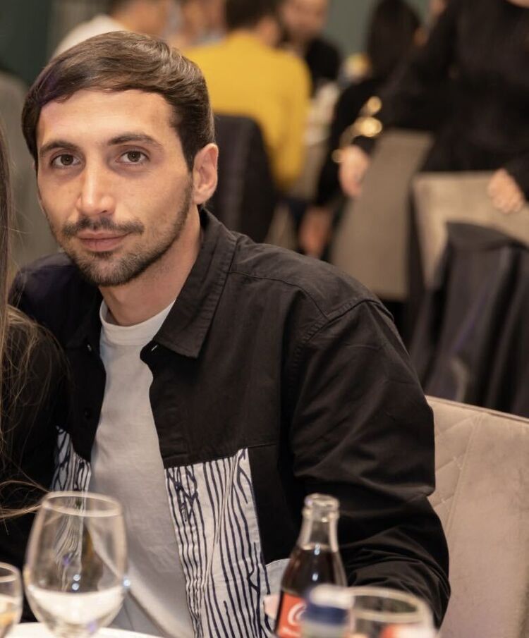  ,   Narek, 27 ,   ,   