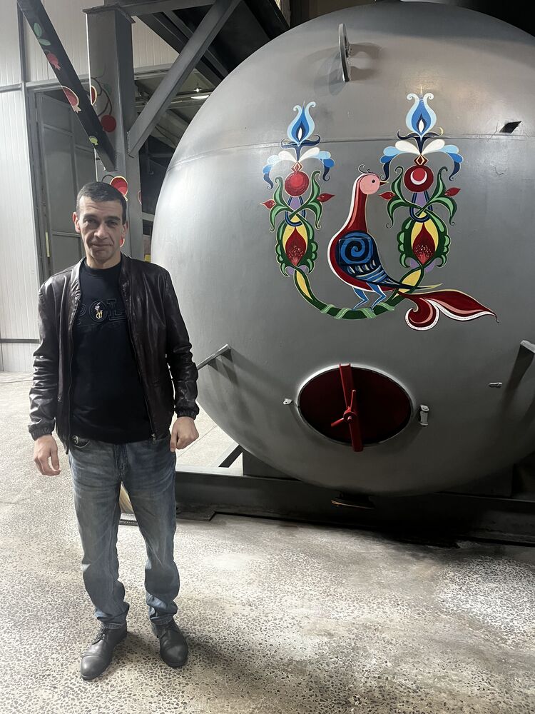  52847125  Artavazd, 43 ,    