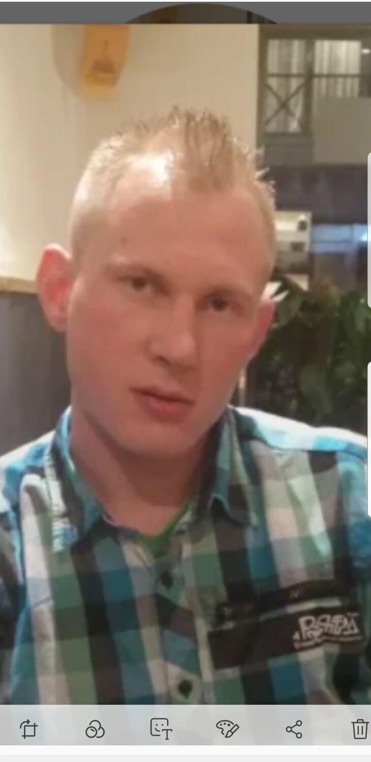  Dinteloord,   Karol, 36 ,   ,   