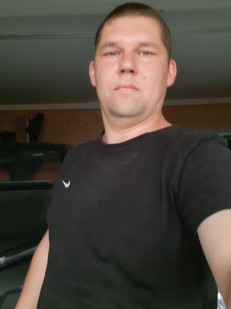  43930255  , 37 ,    