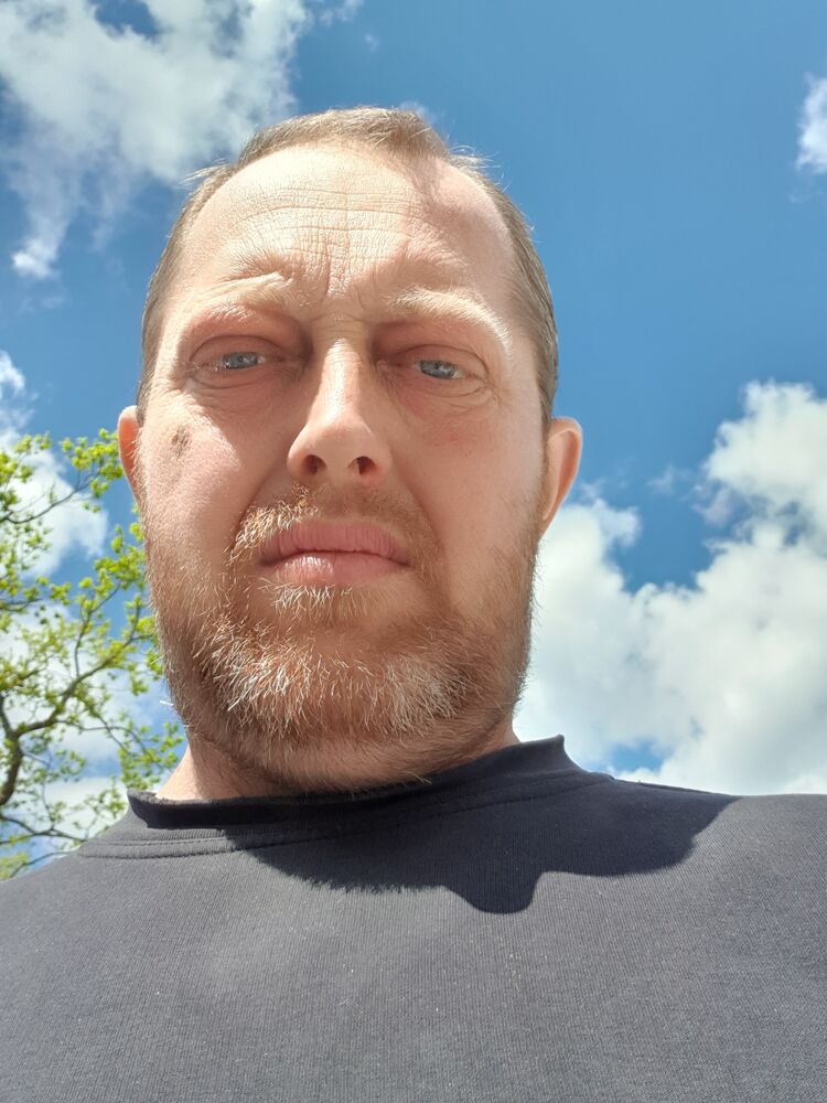  Solna,   Denis, 42 ,   ,   , c 