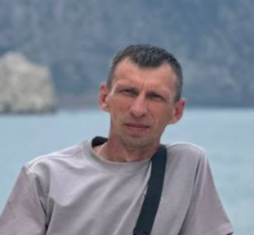  53253065  Sergey, 45 ,    