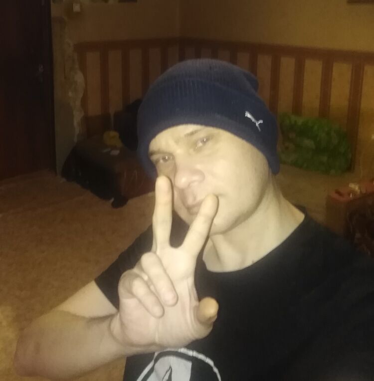  49676945  , 35 ,    
