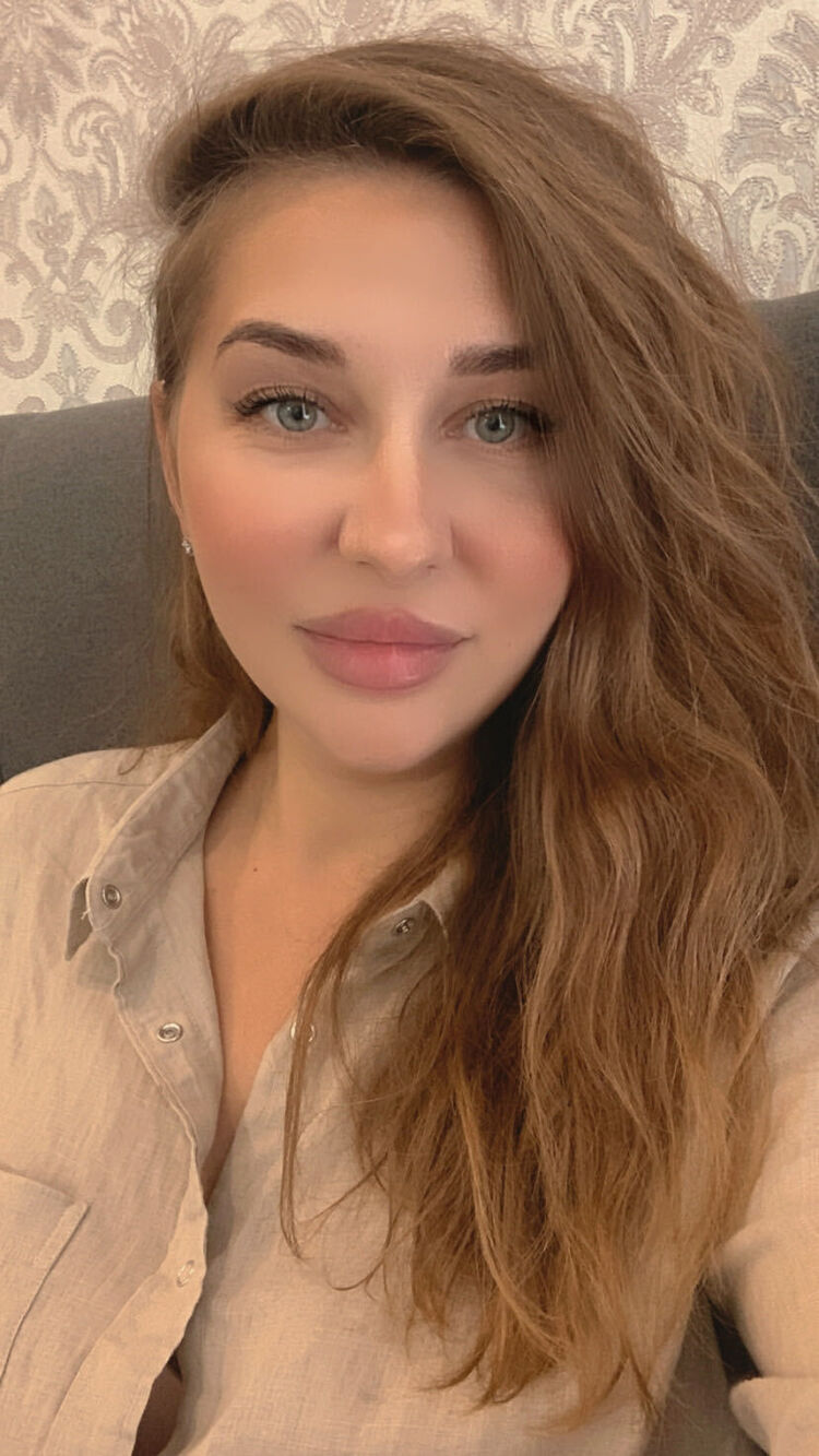  35823365  Anastasia, 36 ,    -