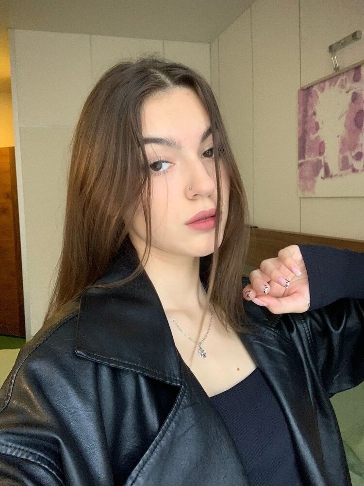  45601315  Kriisstinkss, 24 ,    