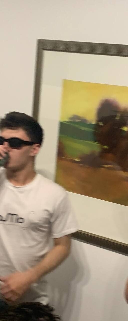  31084615  , 21 ,    