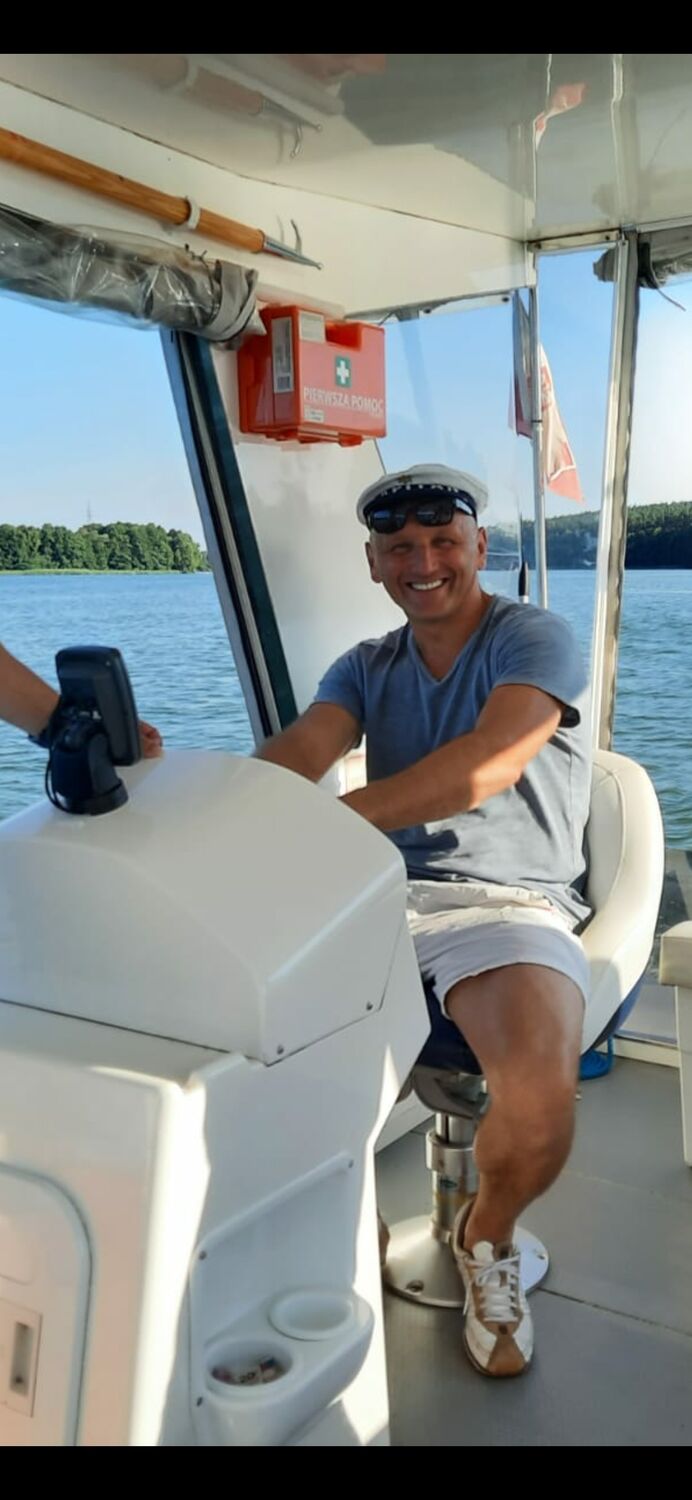  ,   Leszek, 44 ,   ,   
