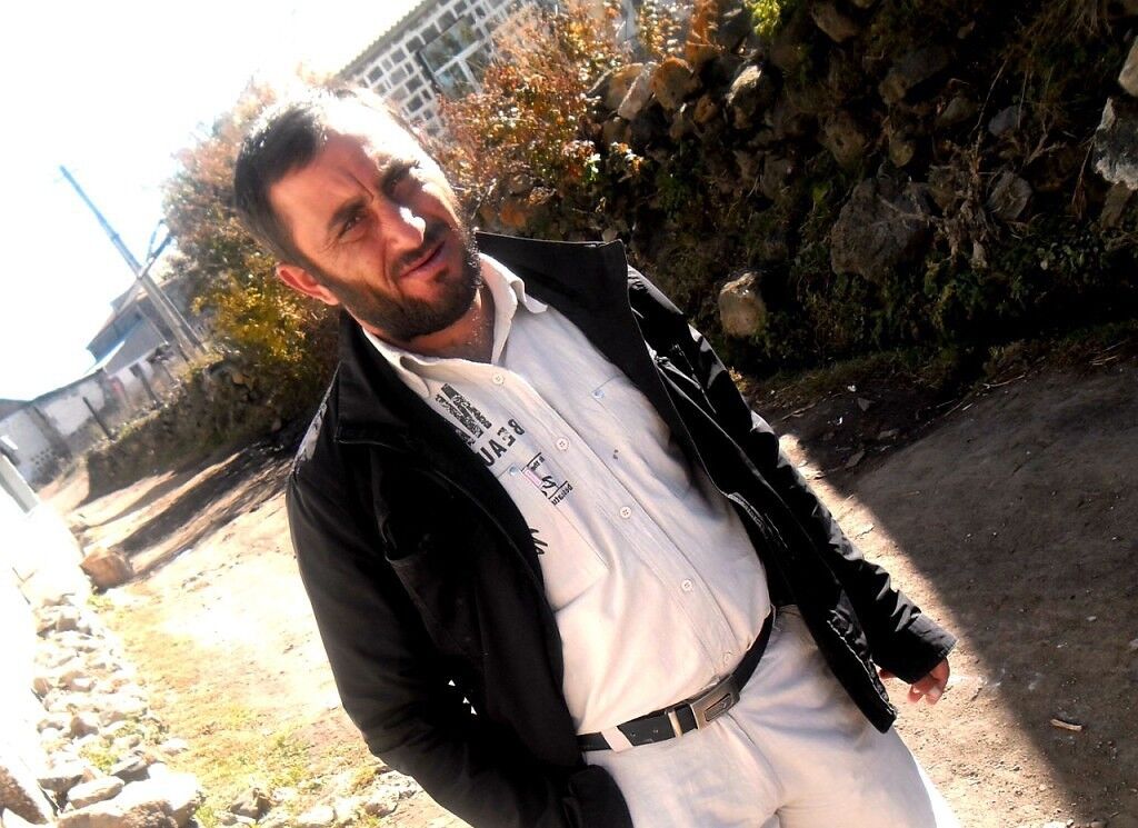  5491975  Gagik, 48 ,    