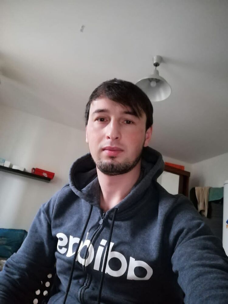  37696455  , 32 ,    -