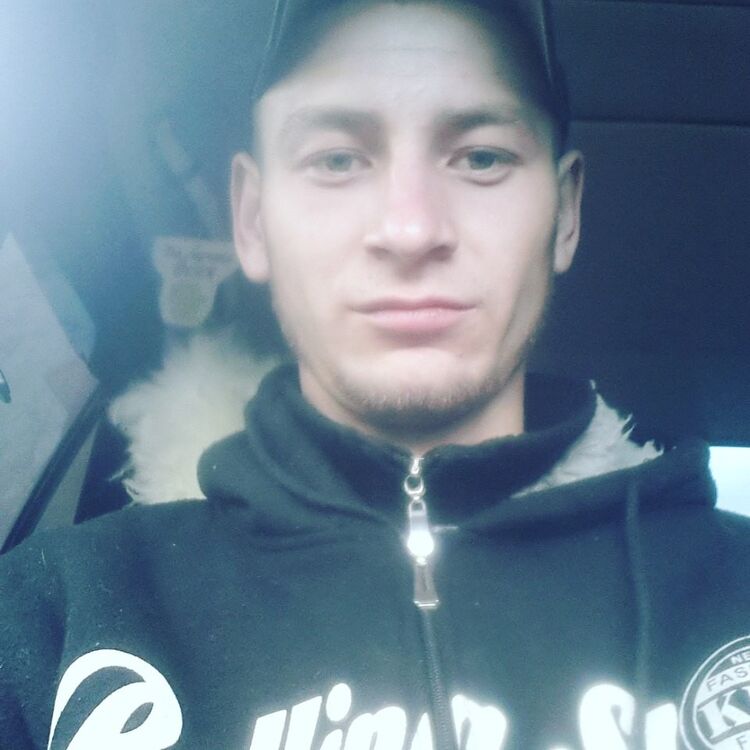  ,   Alexander, 32 ,   ,   , c 