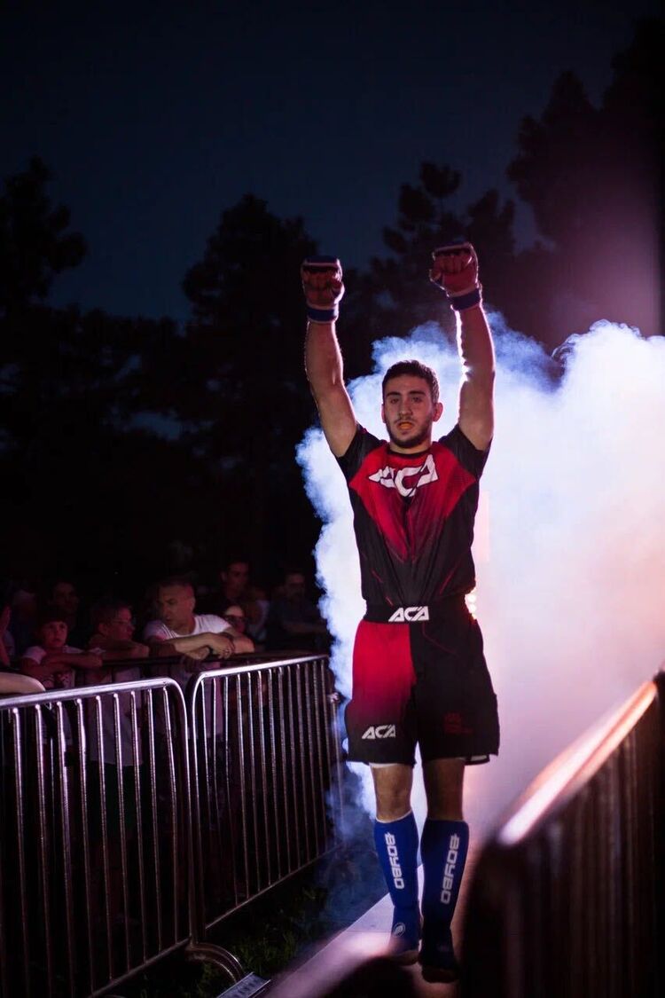  36841195  Akula, 20 ,    --