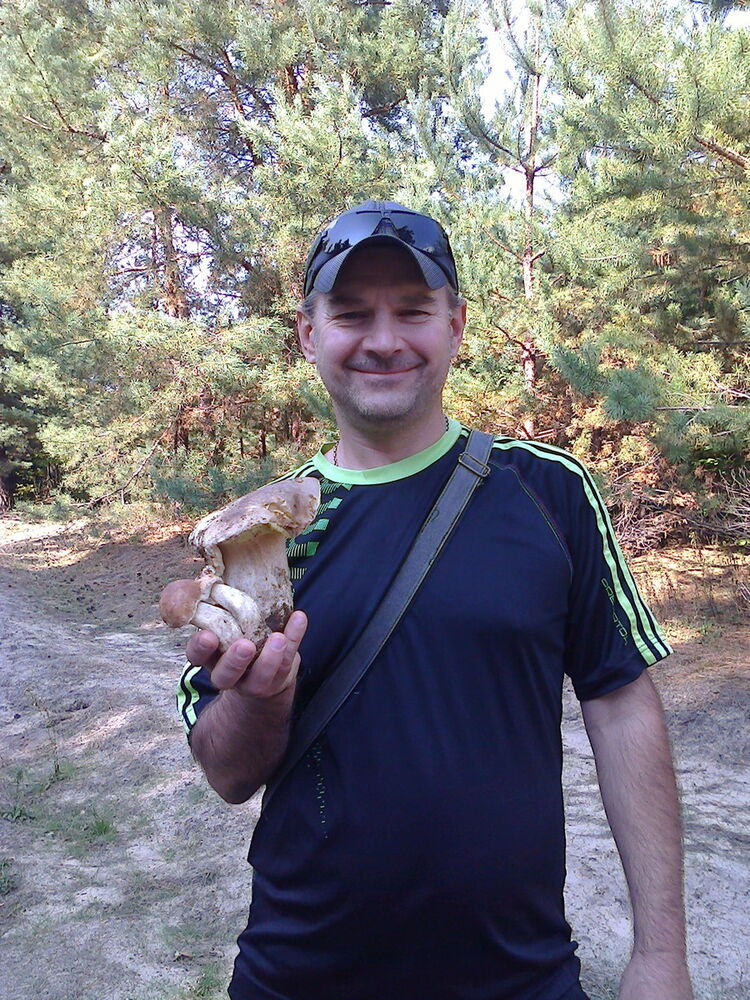  15422915  Vlad, 51 ,    