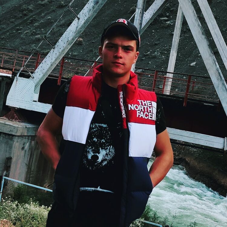  21228635  Oleg, 26 ,    