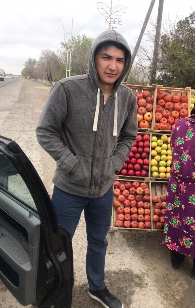  15885675  Ulugbek, 27 ,    