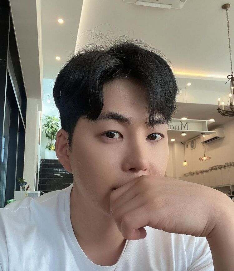  50851765  Han ji hoon, 43 ,    Abbots Langley