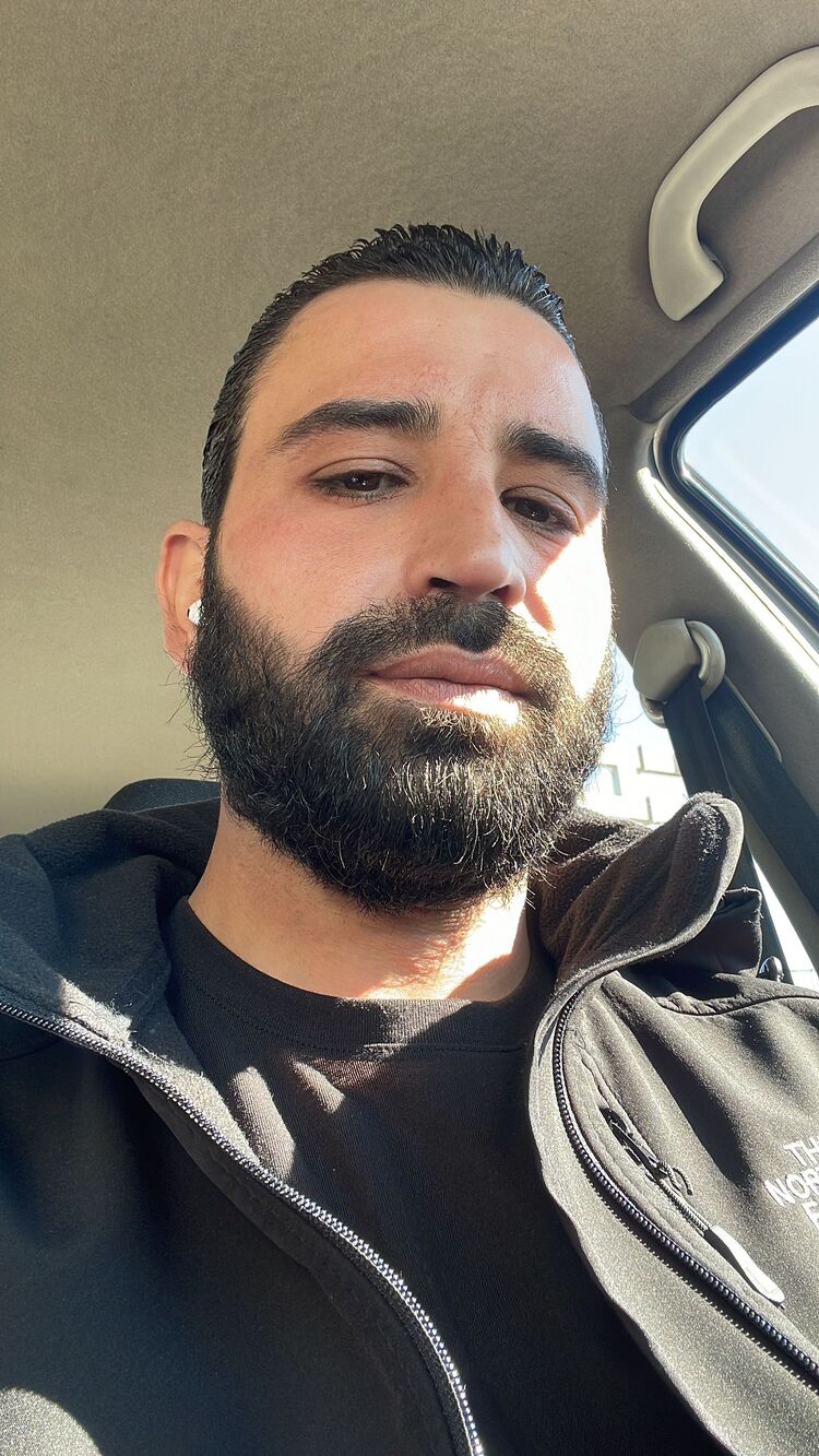  25956135  Yaacoub, 25 ,    Beirut