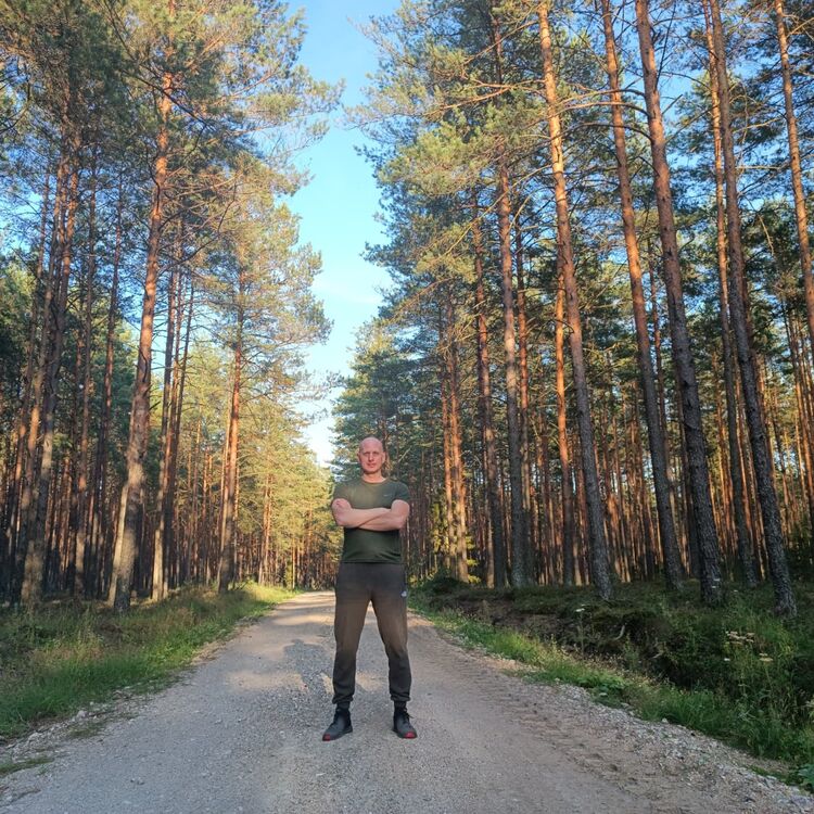  45751585  Sergej, 44 ,    