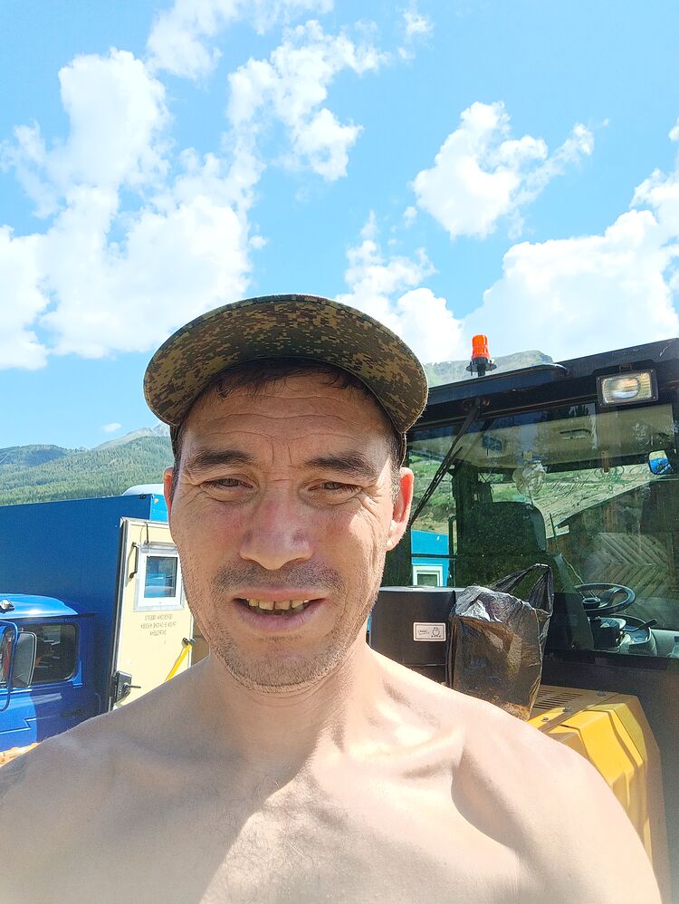 46577505  , 40 ,    