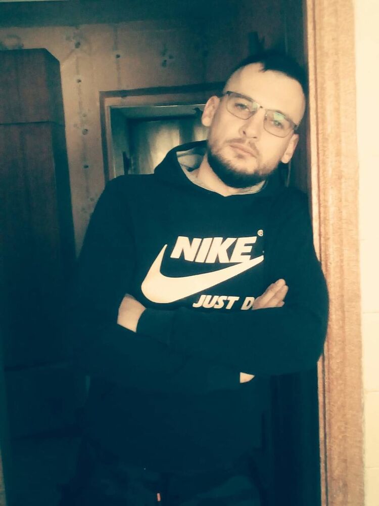  ,   Max Blanki, 40 ,   ,   , c 