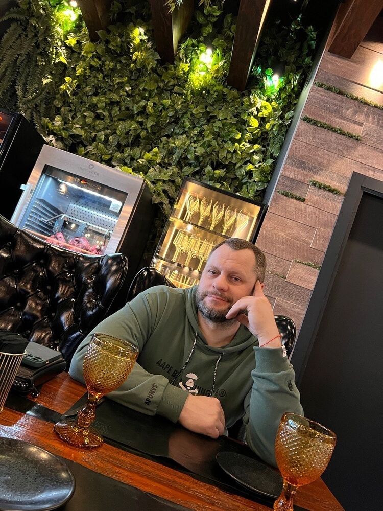  44324395  , 49 ,    
