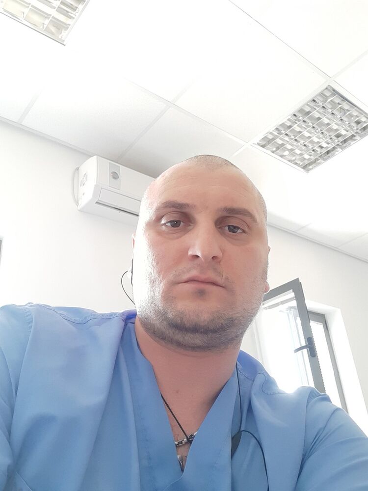  ,   Mano, 40 ,   ,   , c , 
