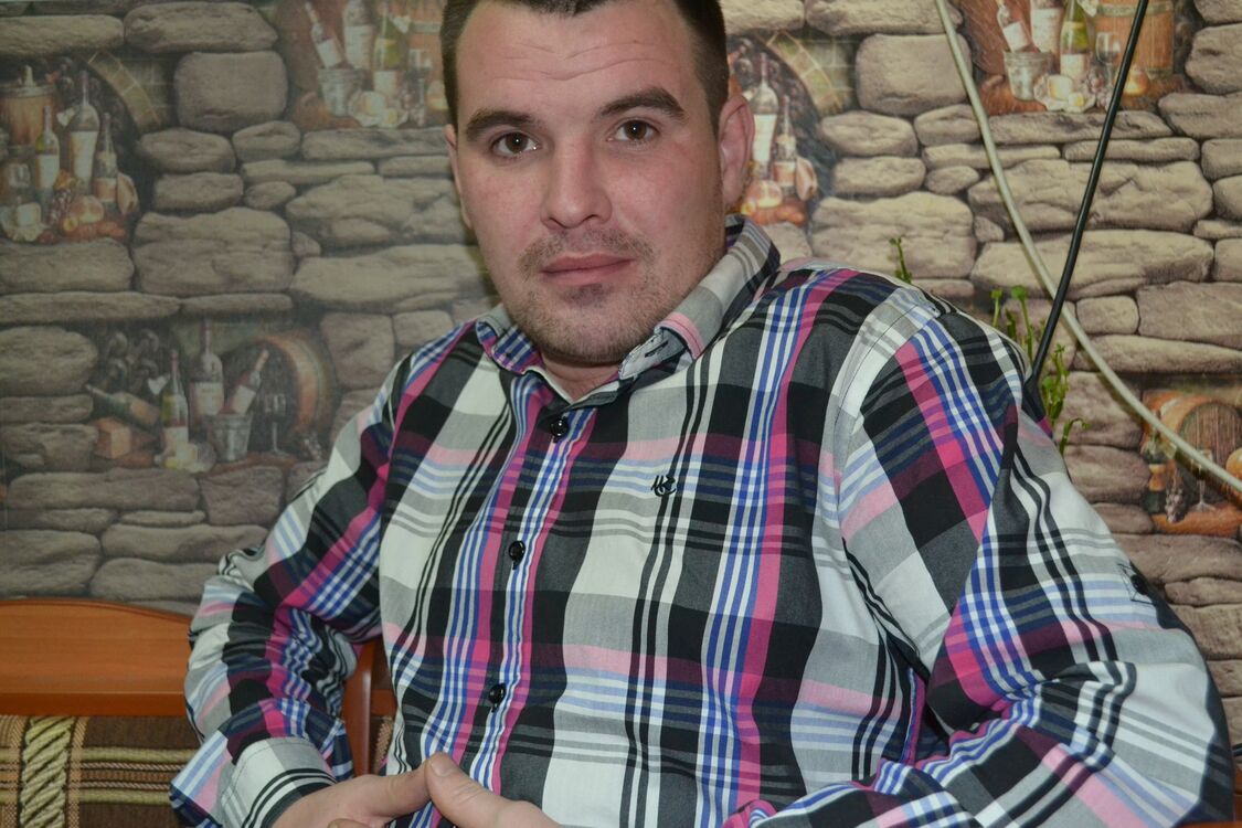  -,   Pavel, 38 ,   ,   